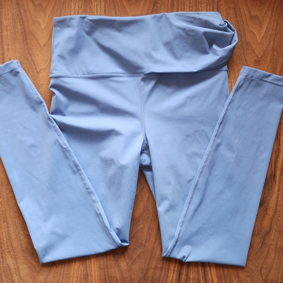 Carbon38 Side Twist High Rise Leggings - Picture 6 of 8